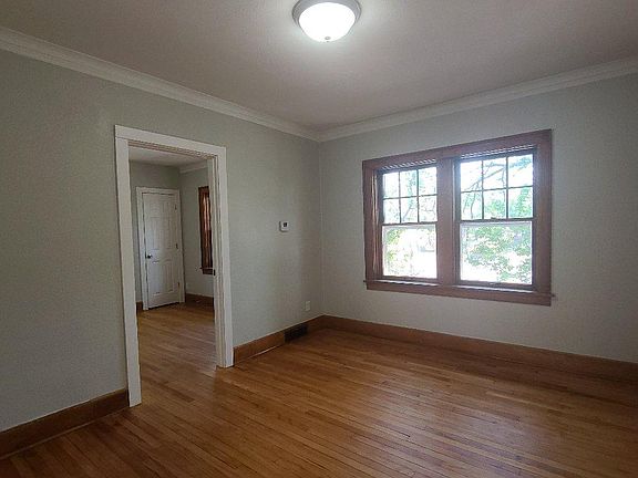 3rd image of 910 4th Ave #1