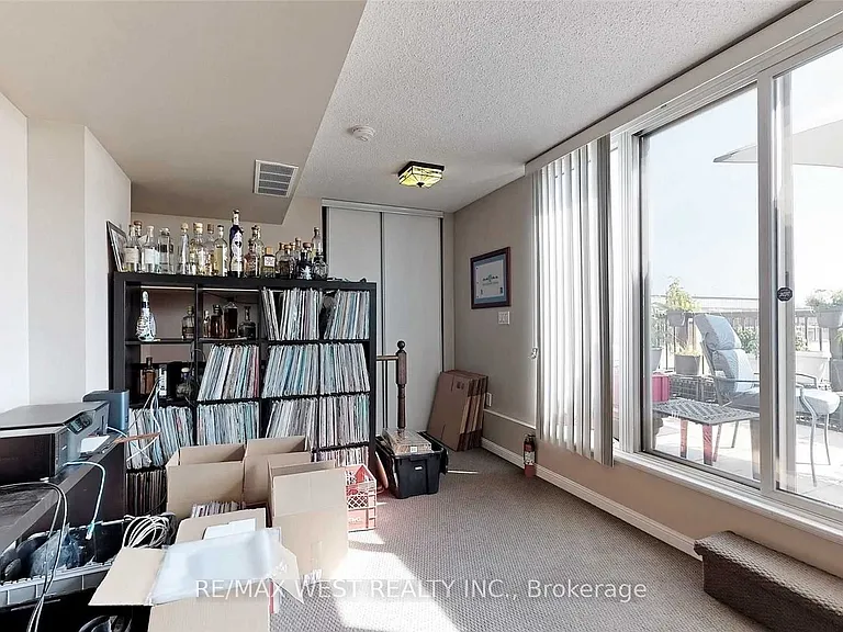 10 Foundry Ave #240 — Photo 30