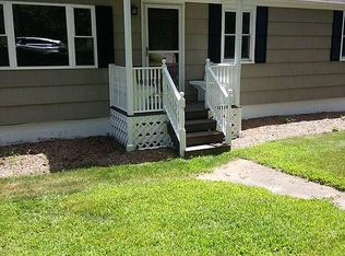 10 Sunnyview Ter, Sandy Hook, CT 06482