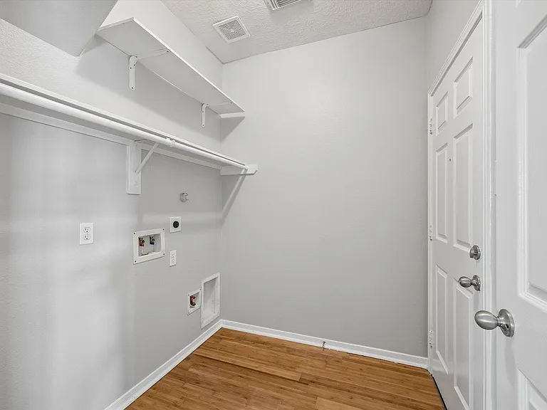 6218 Lovage Ave — Photo 17