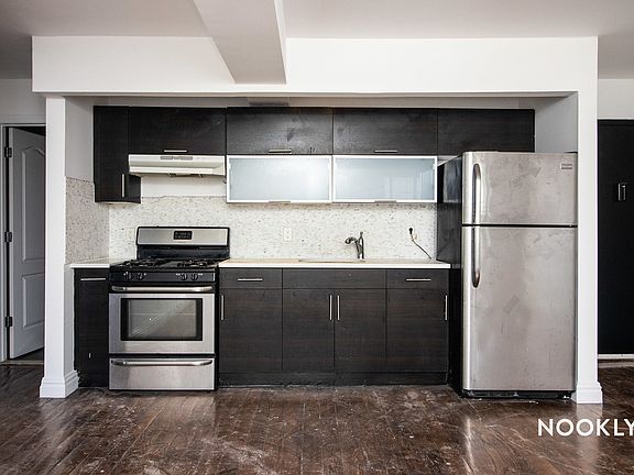 3rd image of 328B Irving Ave #2L