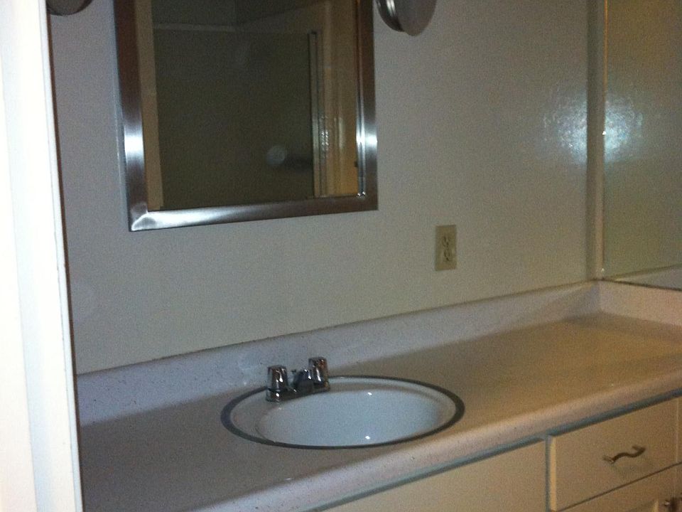 2nd image of 33 Atlas Ave APT 15