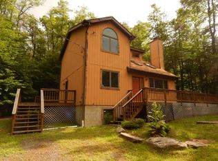 45 Lehigh River Dr N, Gouldsboro, PA 18424