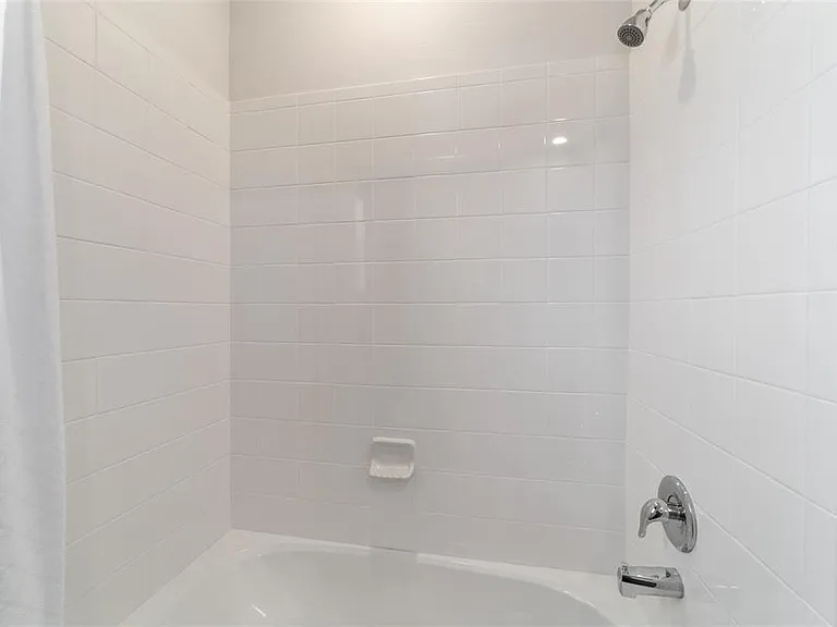 5358 NW 48th Pl — Photo 28