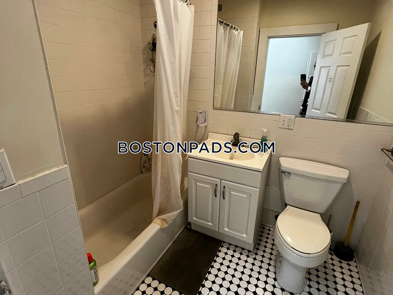 2 bed, 9999 sqft, $2,500 — Photo 2