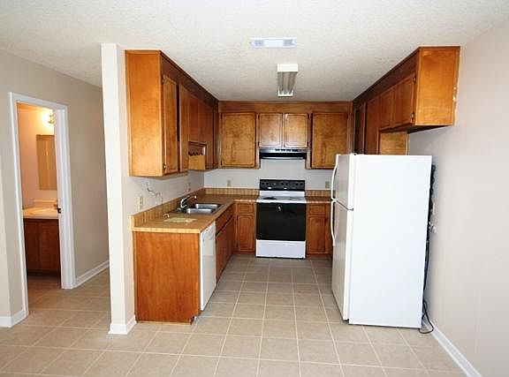 2nd image of 5849 Penny Ave #A