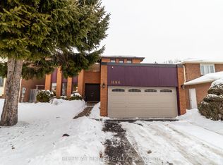 1686 Major Oaks Rd, Pickering, ON L1X1X1