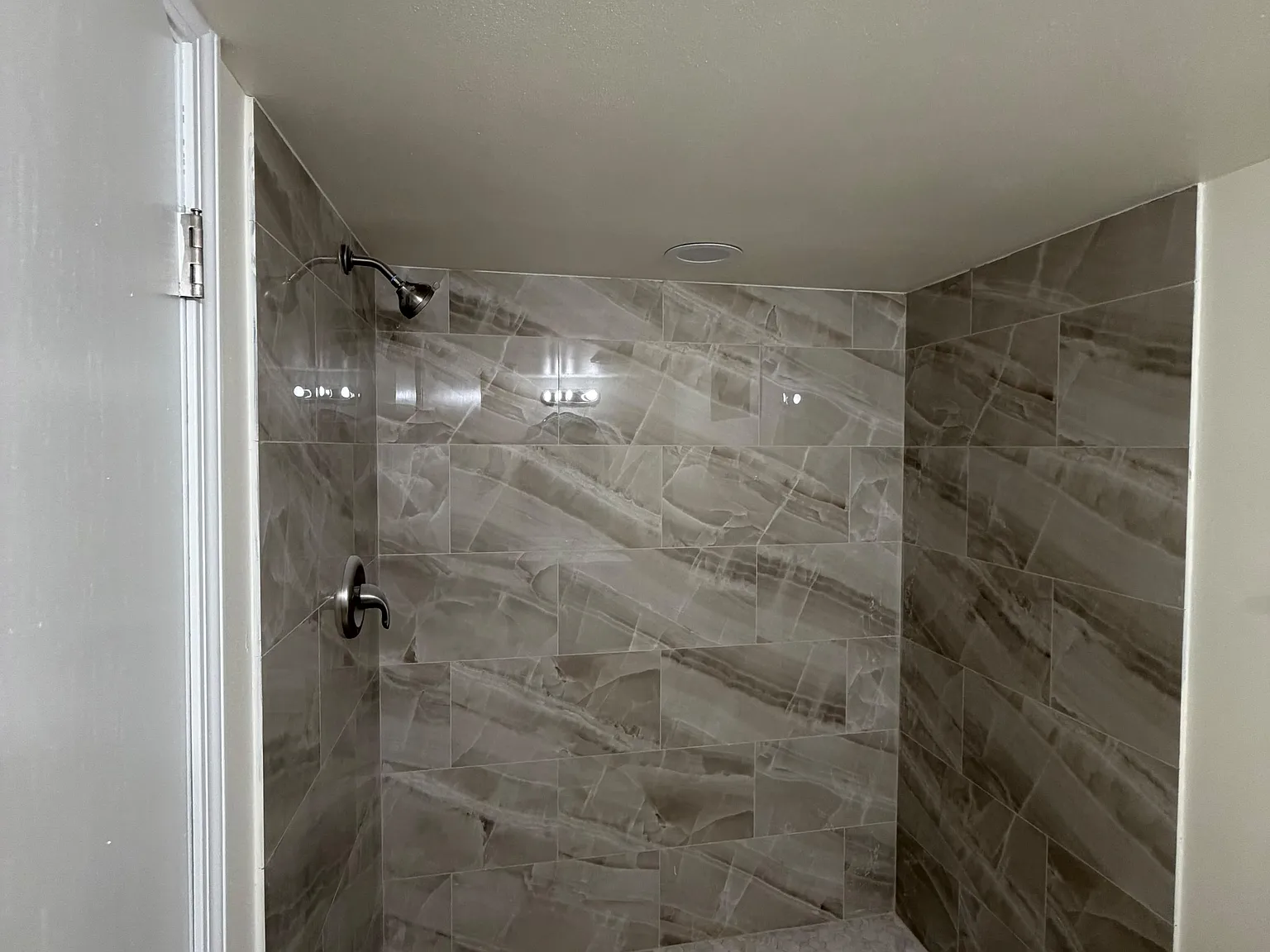 3 bed, 950 sqft, $1,750 — Photo 2