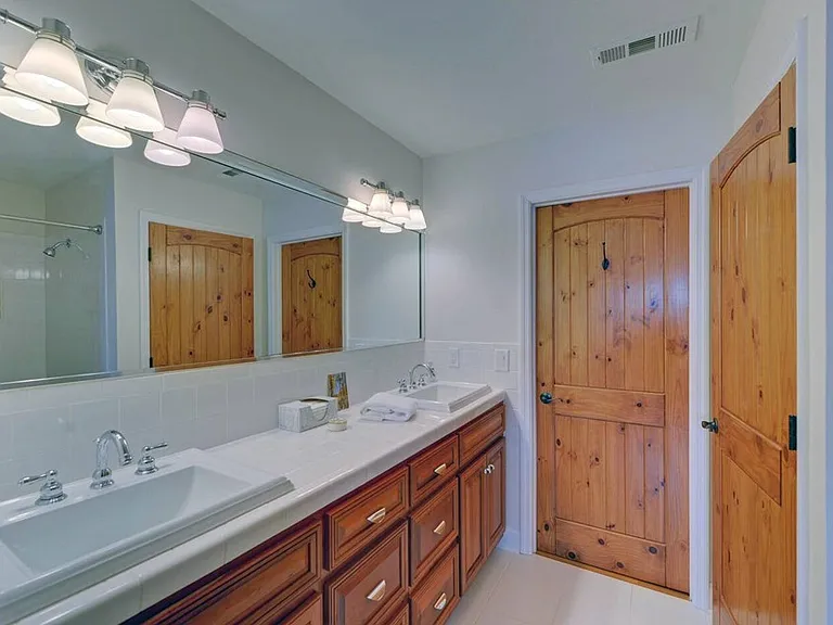 1951 Island View Dr — Photo 32