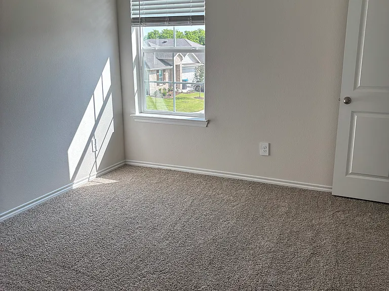 300 Wild Rose Way — Photo 7