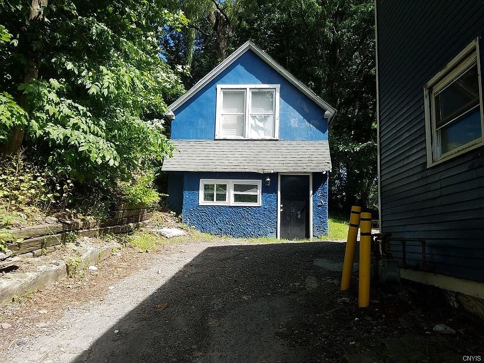 2nd image of 32 Clayton Ave