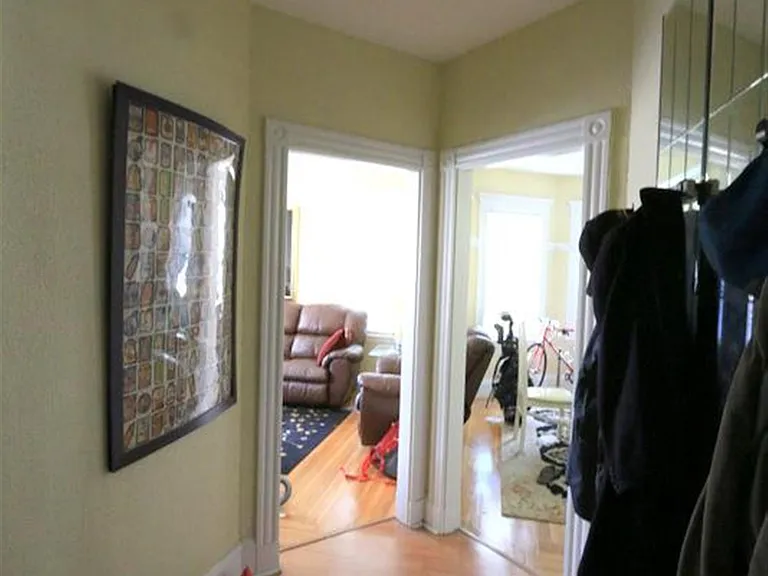 21 Park Ave #2R — Photo 2