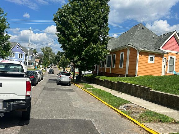 4th image of 1613 Forest Ave #1