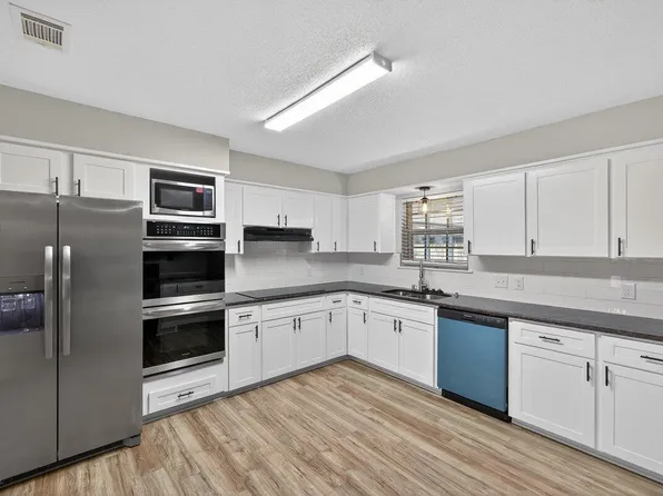 606 Merioneth Dr, Fort Walton Beach, FL 32547