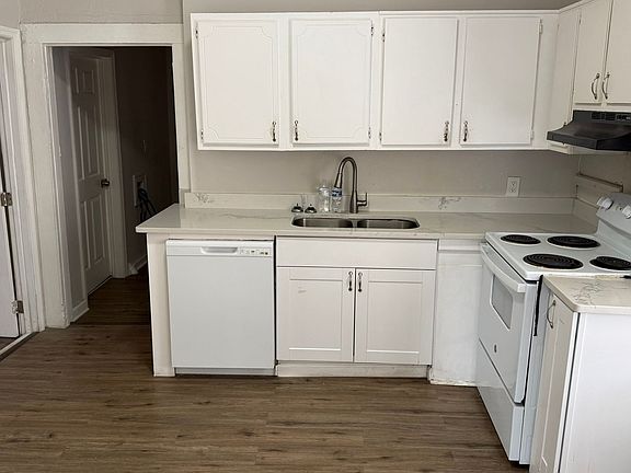 5th image of 3201 Perth St