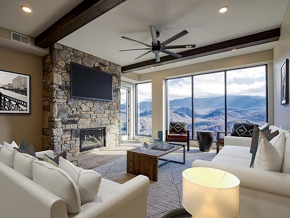 3rd image of 855 Campbell Lead Rd #203