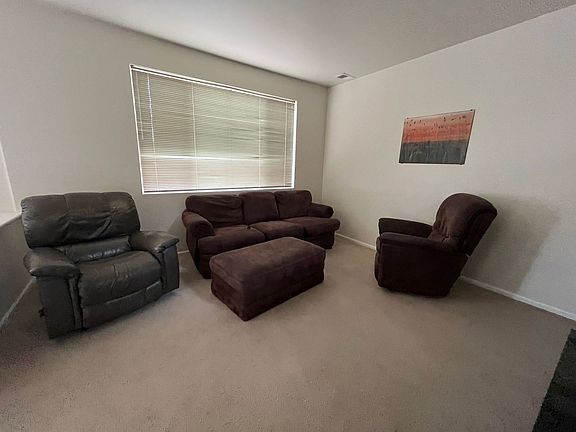 3rd image of 3945 Rannoch St
