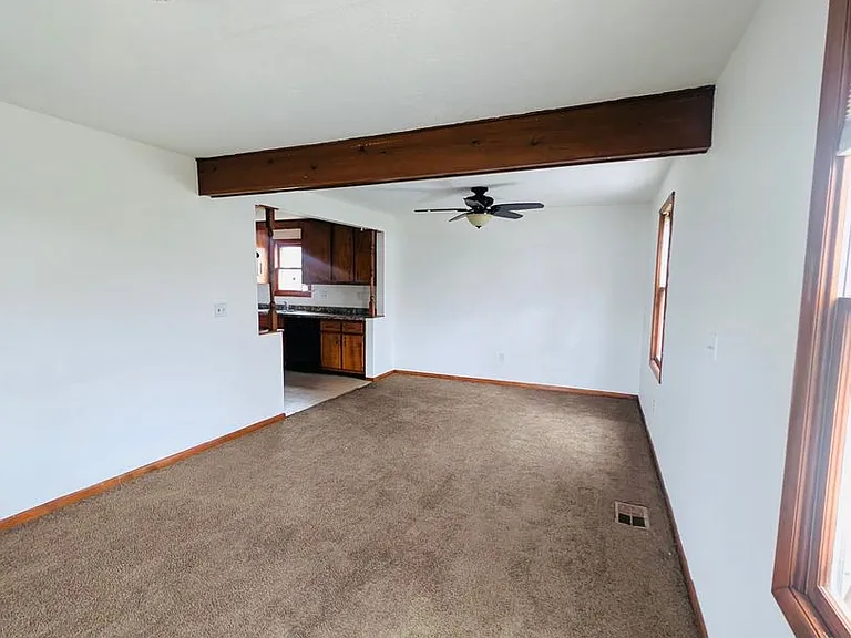 A charming 3-bedroom, 1-bathroom in Maple Heights — Photo 8
