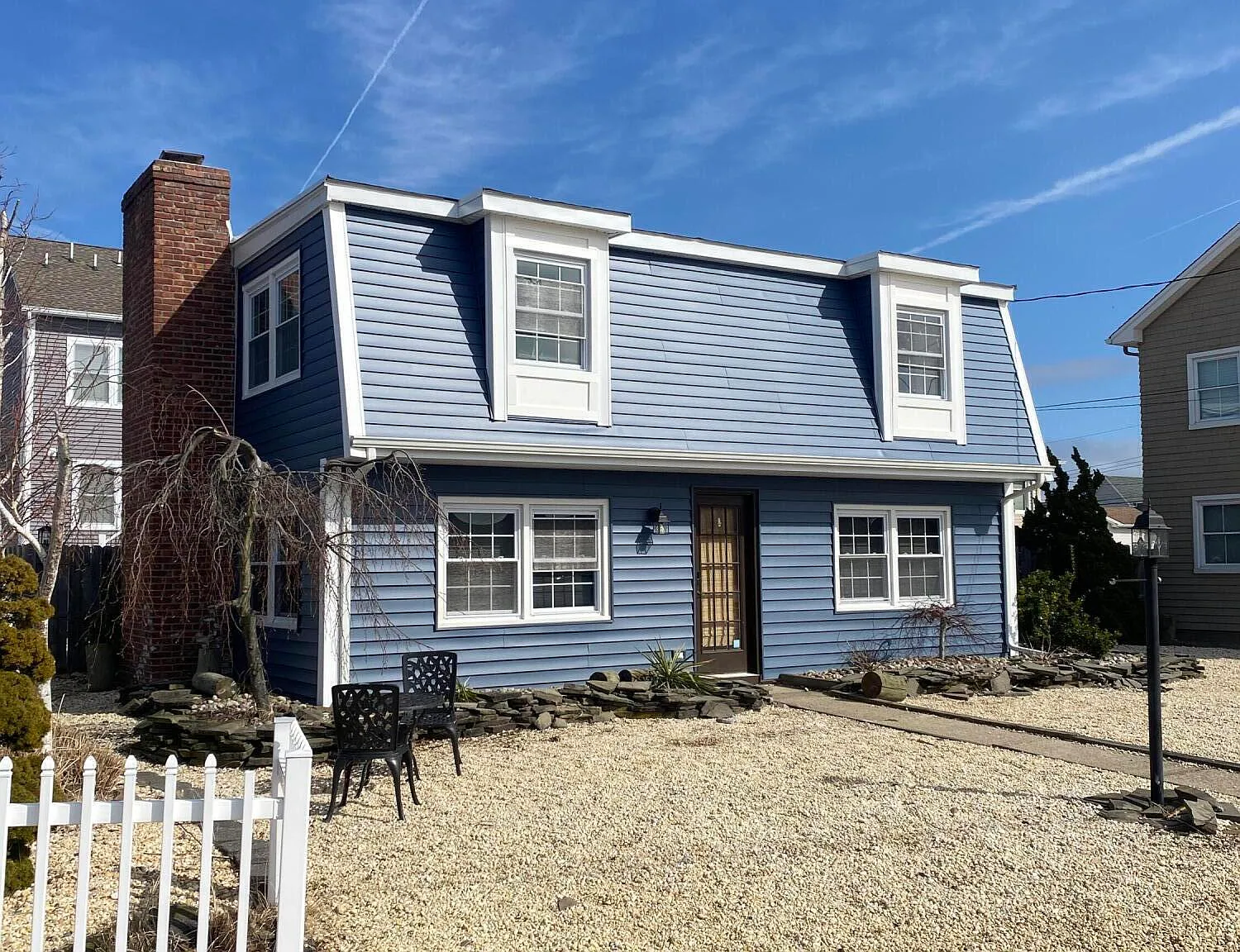 4 bed, $3,500 — Photo 1