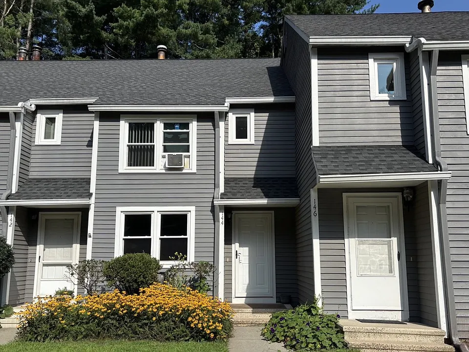 144 Fairway Dr #144
