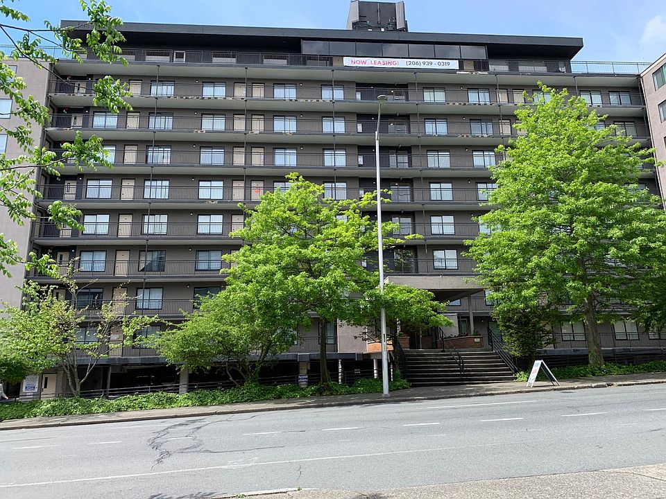 1st image of 4129 11th Ave NE #306