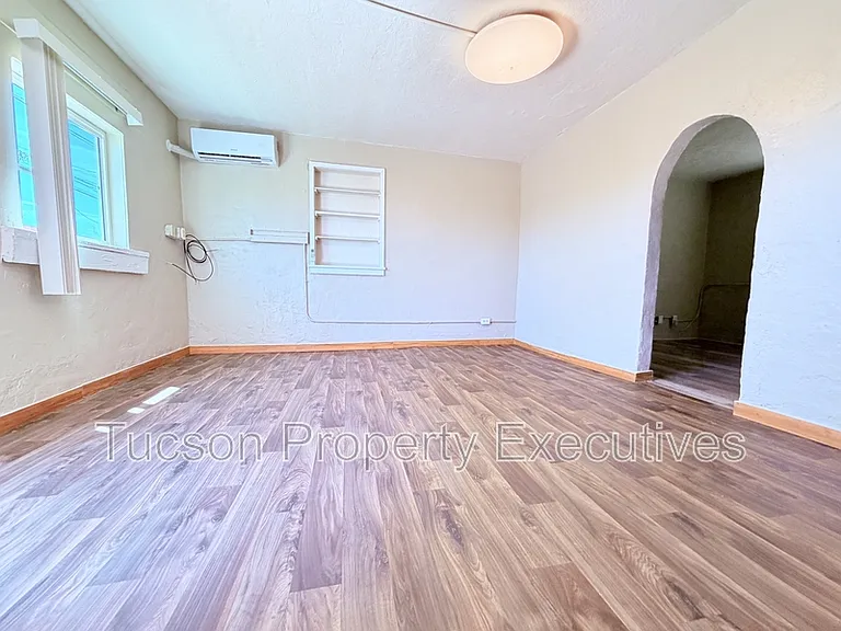 234 E 32nd St #7 — Photo 9