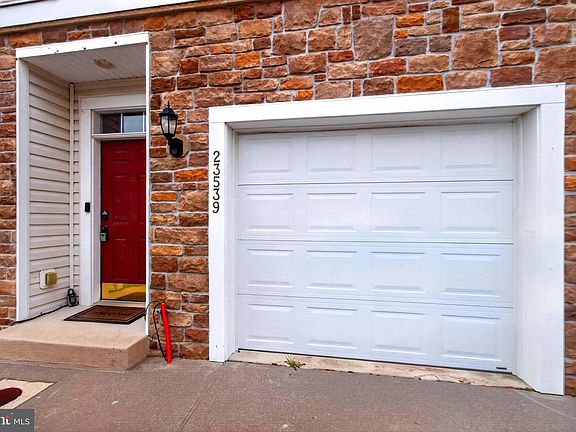 4th image of 23539 Devonshire Rd #75