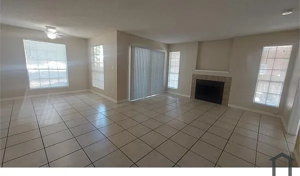 8746 Mallard Reserve Dr — Photo 9