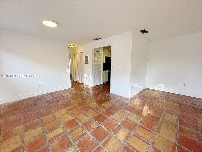 2918 Bird Ave #7 — Photo 4