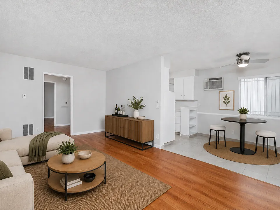 1023 N Laurel Ave #2