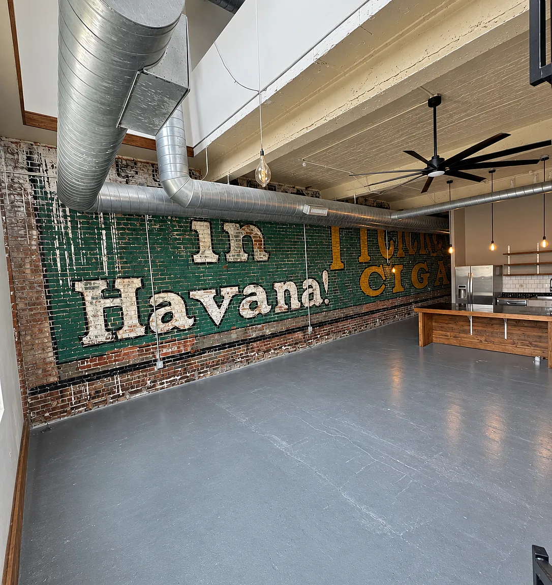 1 bed, 2000 sqft, $2,100 — Photo 3