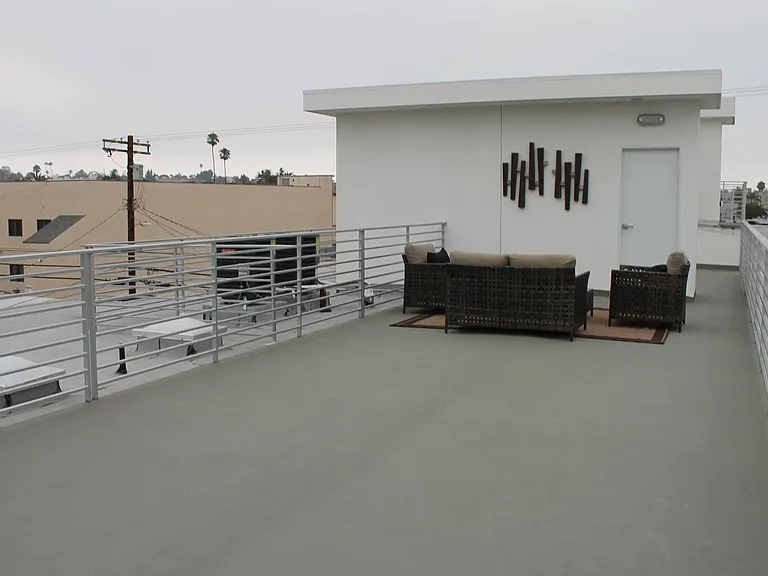 3630 Mentone Ave — Photo 7
