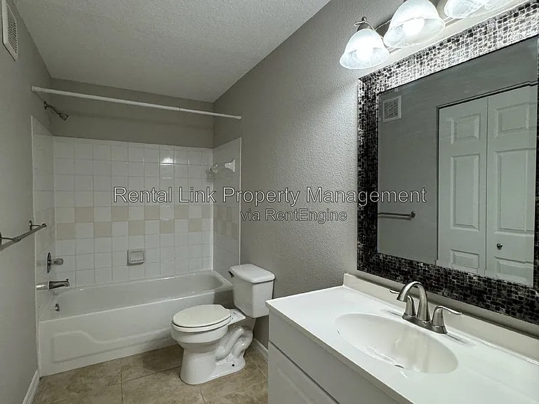 11530 Villa Grand #1121 — Photo 32