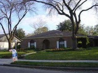 7823 Burning Hills Dr, Houston, TX 77071