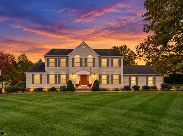 328 Rolling Knolls Way, Bridgewater Twp., NJ 08807