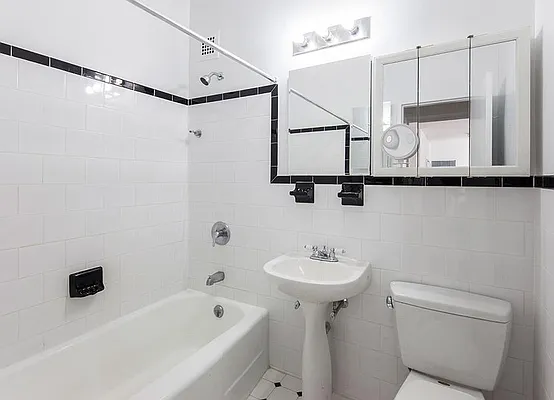 Rented by Warburg | media 12