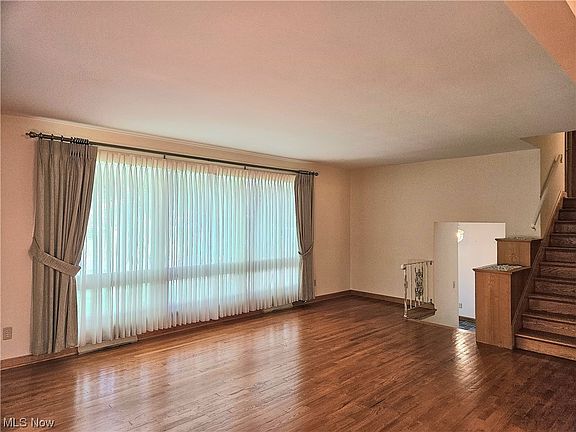 5th image of 3389 Kingston Ln
