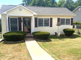 439 Peach St, Staunton, VA 24401