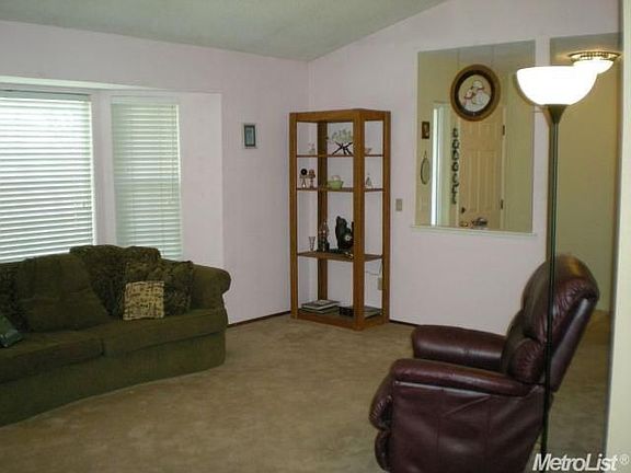 2nd image of 113 Mesquite Ct