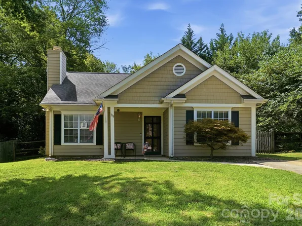 108 Fox Glove Dr, Mooresville, NC 28115