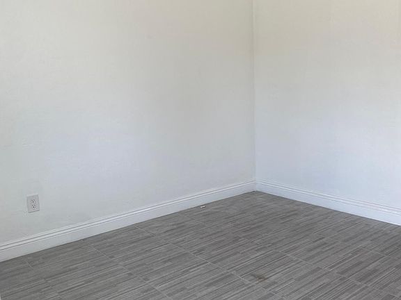 3rd image of 1096 N L St