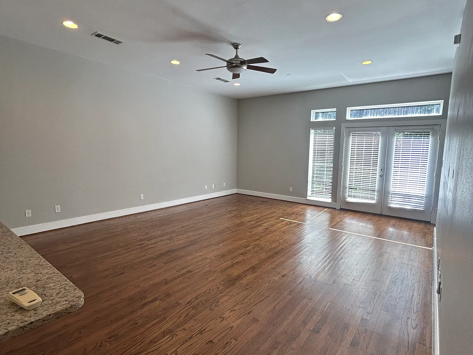 2 bed, 2.5 bath, 1403 sqft, $2,800 — Photo 3