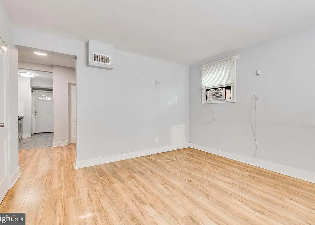 1 bed, 666 sqft, $1,200 — Photo 3