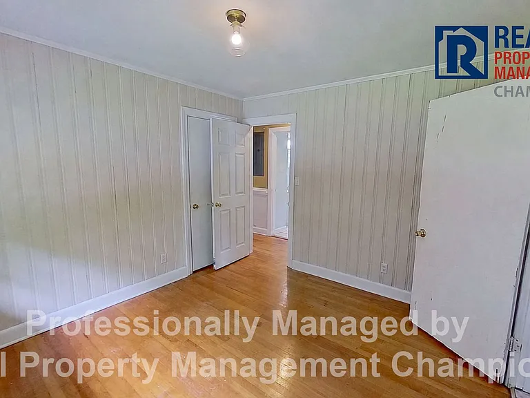 214 Huntington Rd — Photo 8