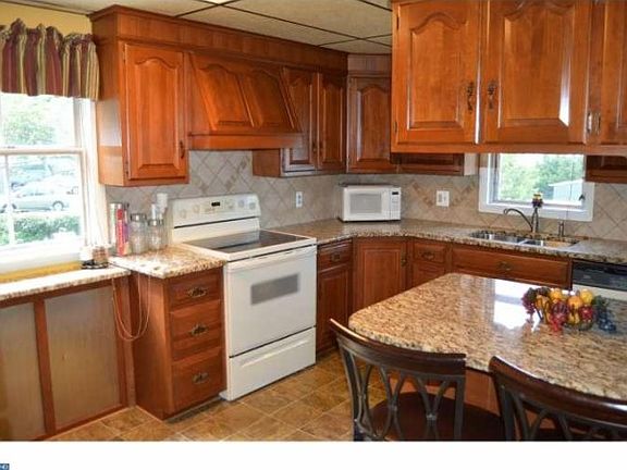 5th image of 515 W Lancaster Ave
