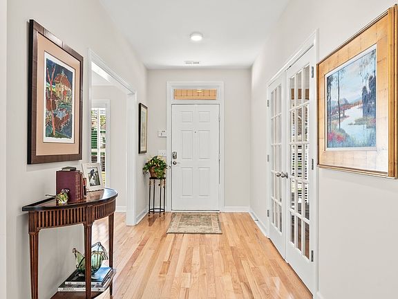 5th image of 521 Summit Oaks Ct