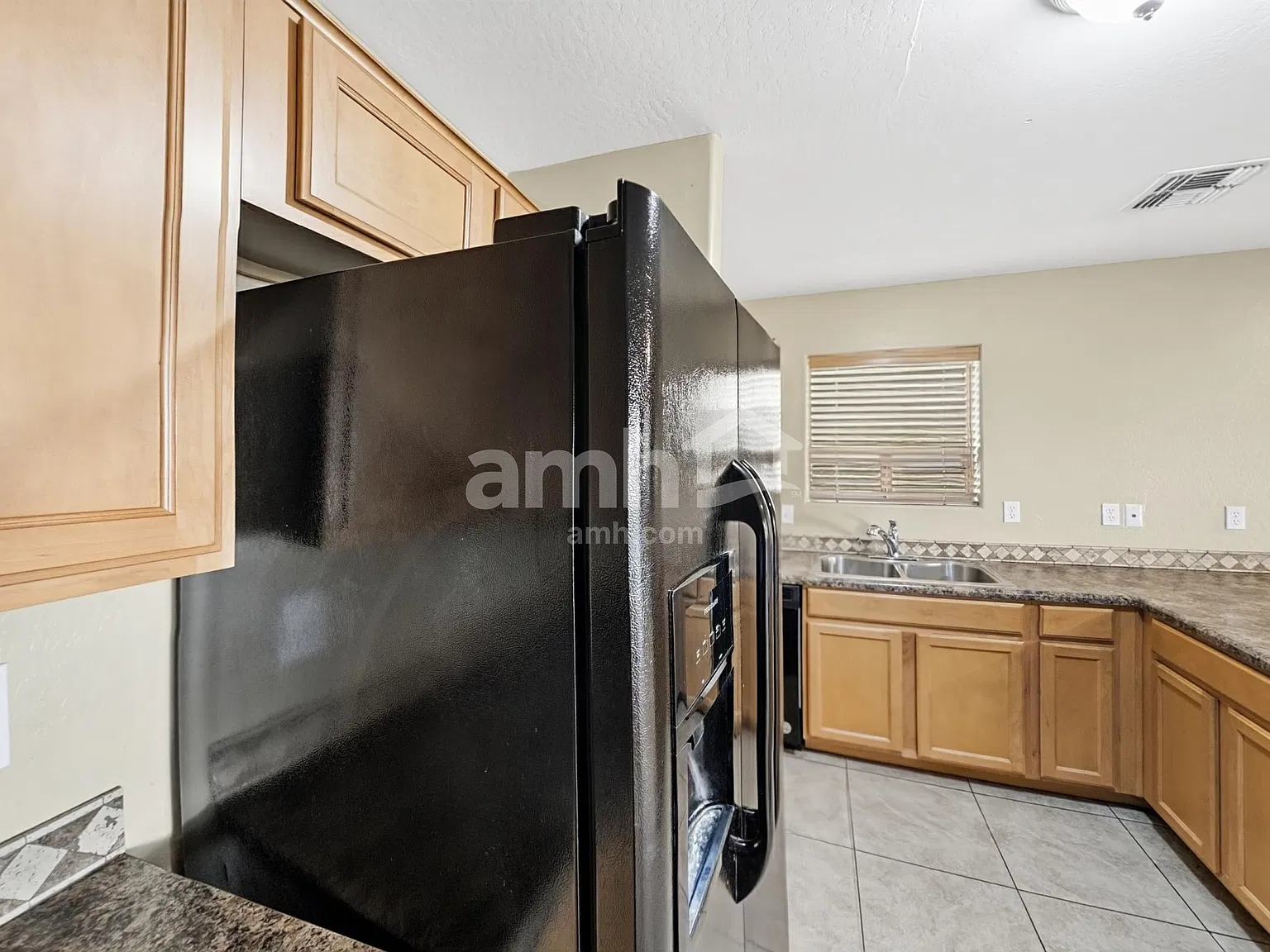 4 bed, 2.5 bath, 2184 sqft, $2,120 — Photo 4