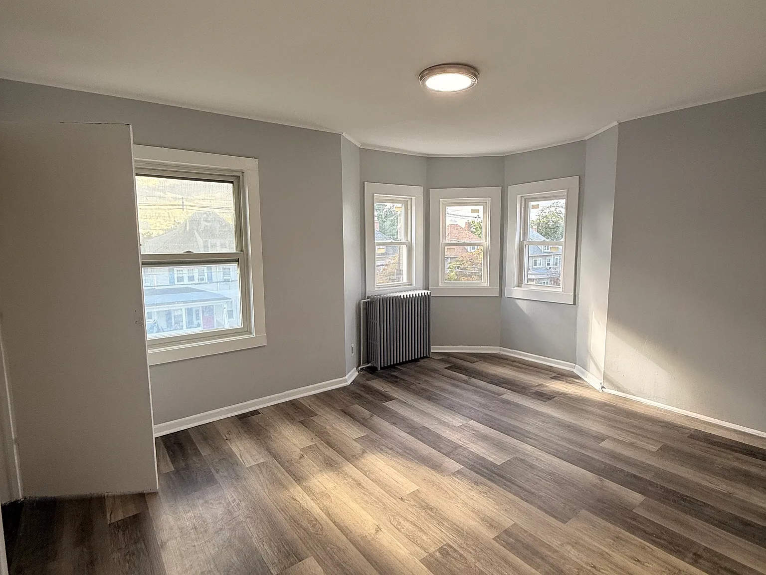 3 bed, $2,595 — Photo 1