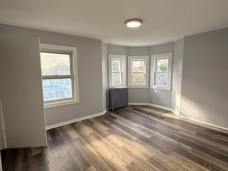 387 Main St #2