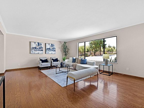 4th image of 674 Canterbury Pl